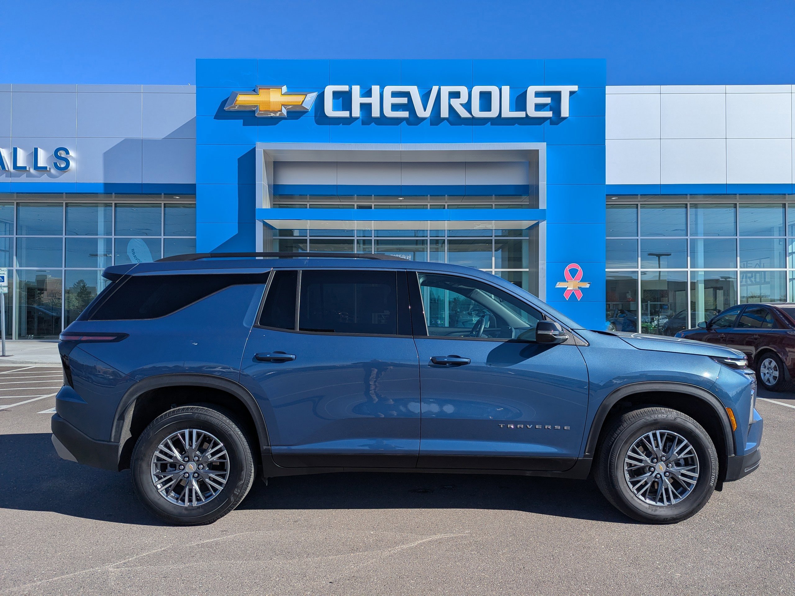 Certified 2025 Chevrolet Traverse LT AWD/4WD image 40