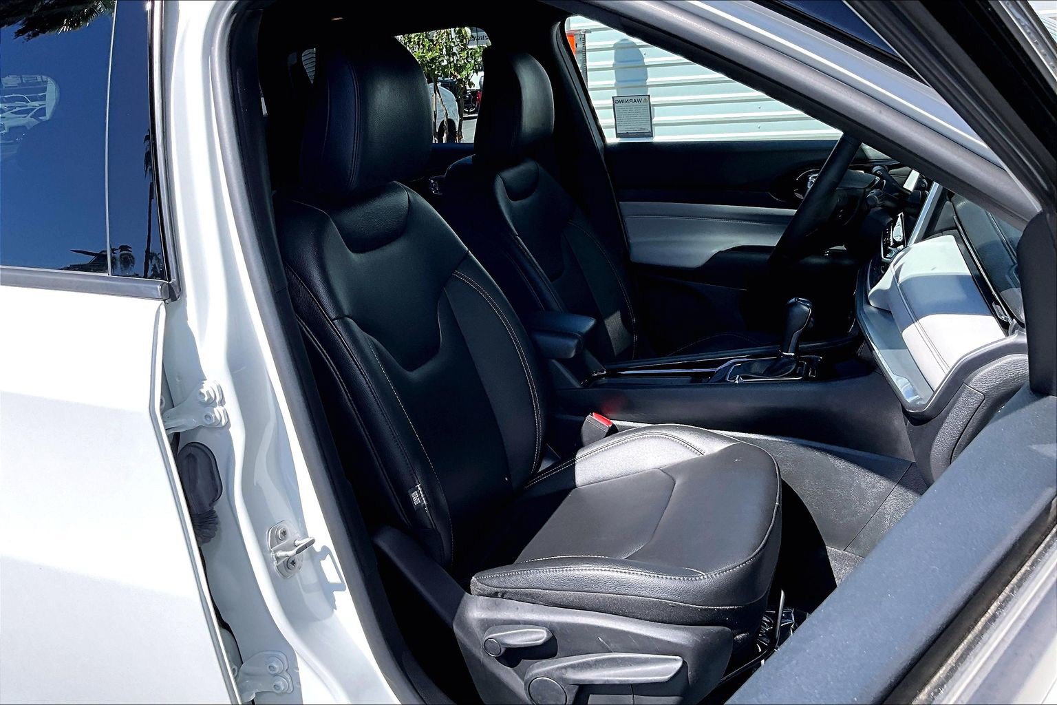 Used 2025 Jeep Compass Limited AWD/4WD image 7