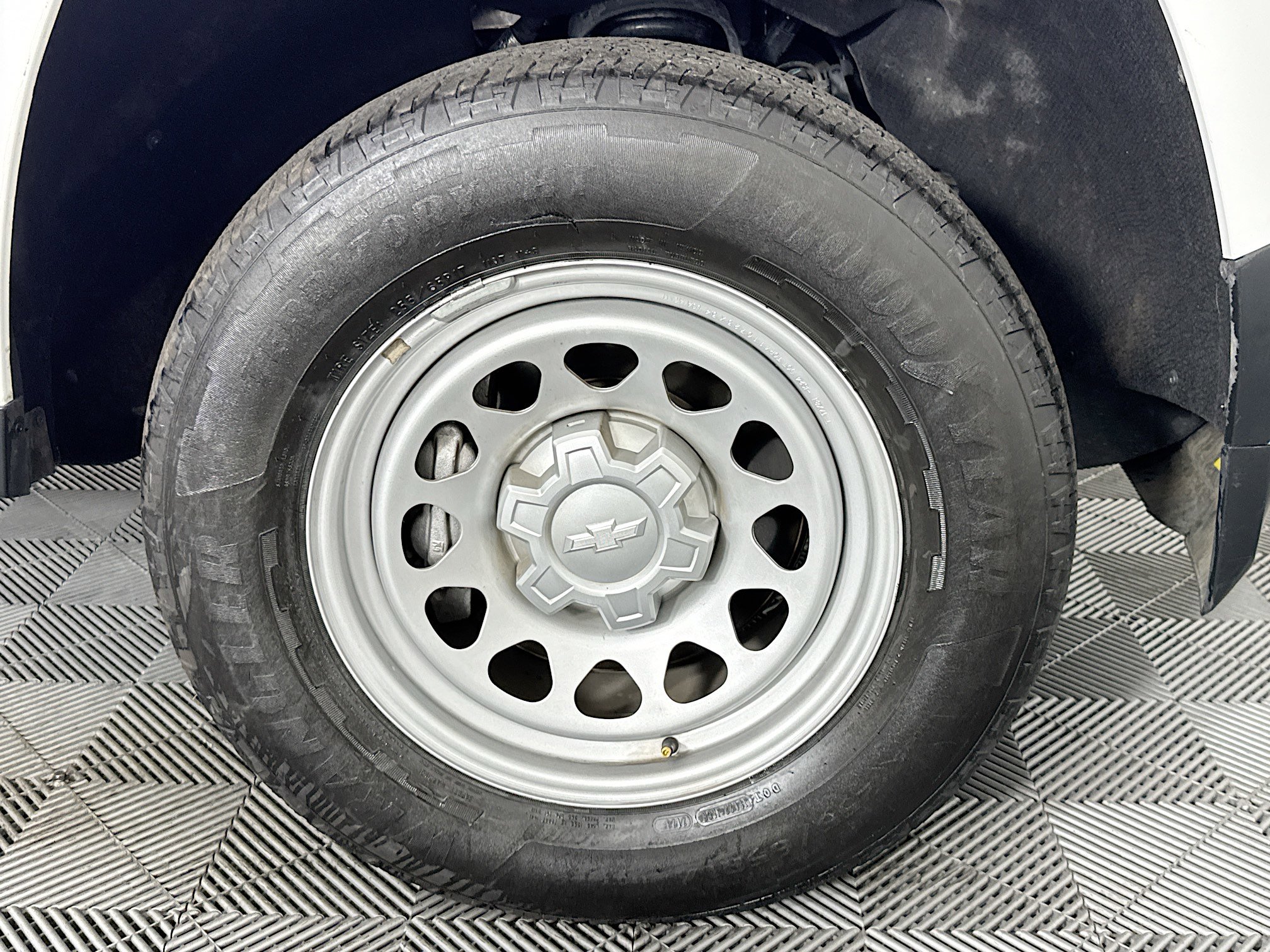 Used 2023 Chevrolet Colorado W/T w/ Safety Package image 31