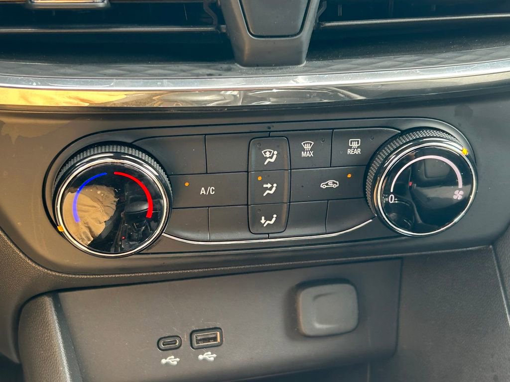 Used 2025 Buick Encore GX Preferred FWD image 27