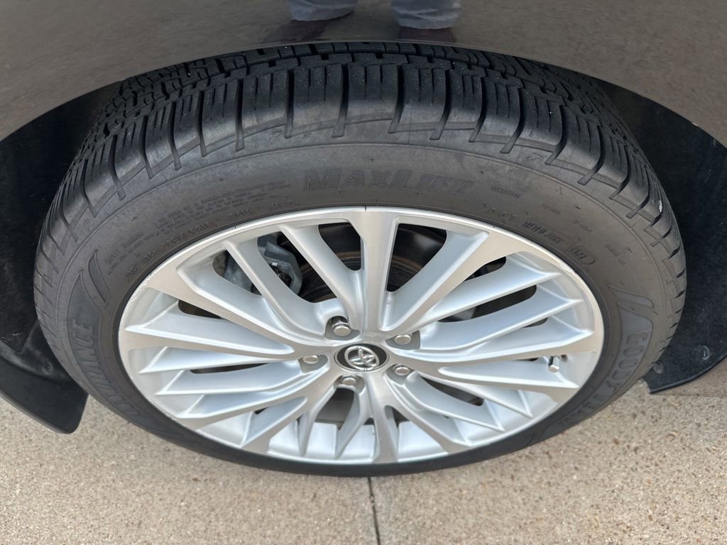 Used 2019 Toyota Camry XLE w/ Driver Assist Package FWD image 22