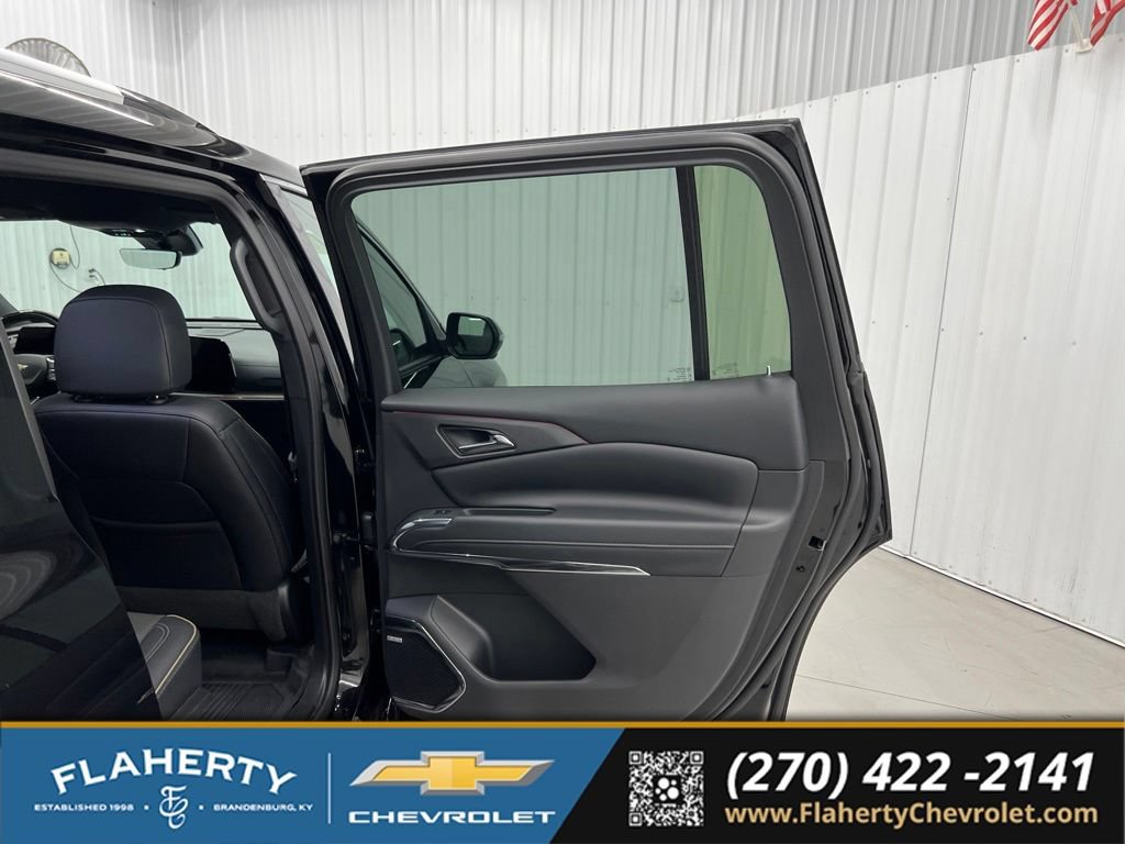 Used 2026 Chevrolet Traverse High Country w/ LPO, Floor Liner Package AWD/4WD image 12