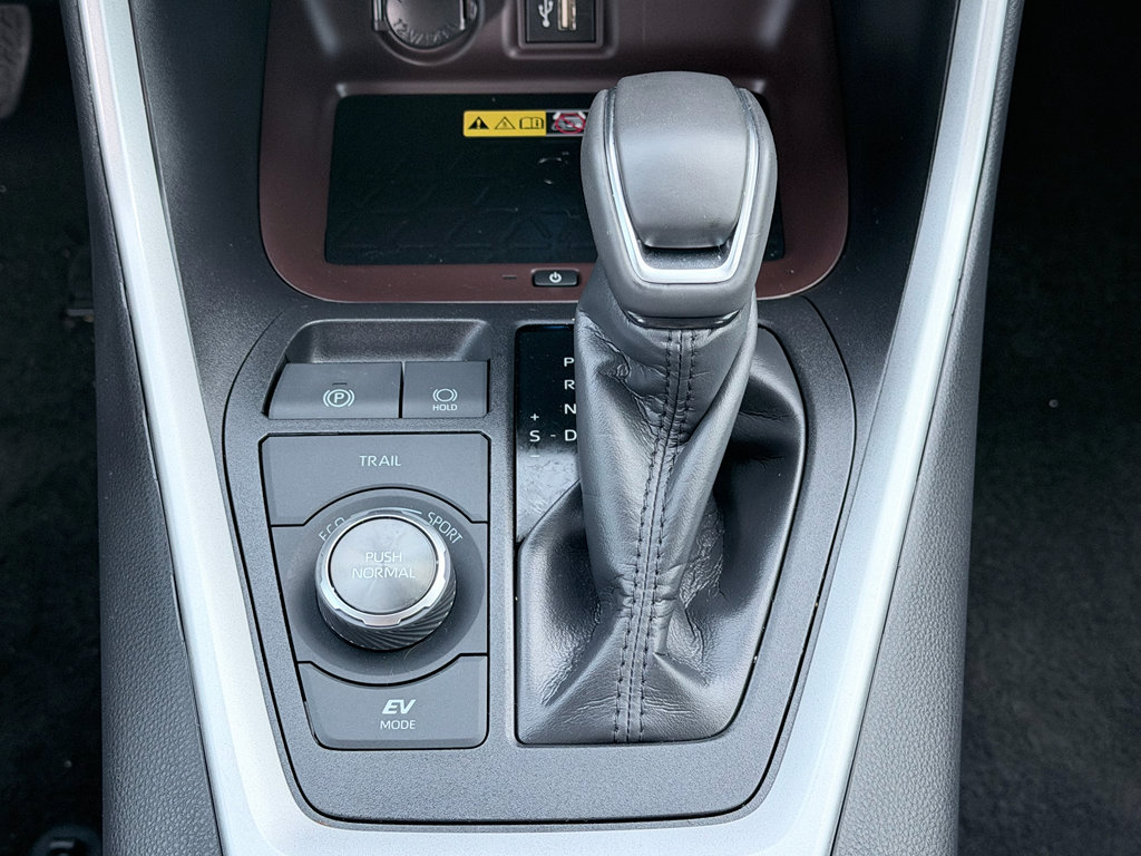 Used 2024 Toyota RAV4 Limited image 20