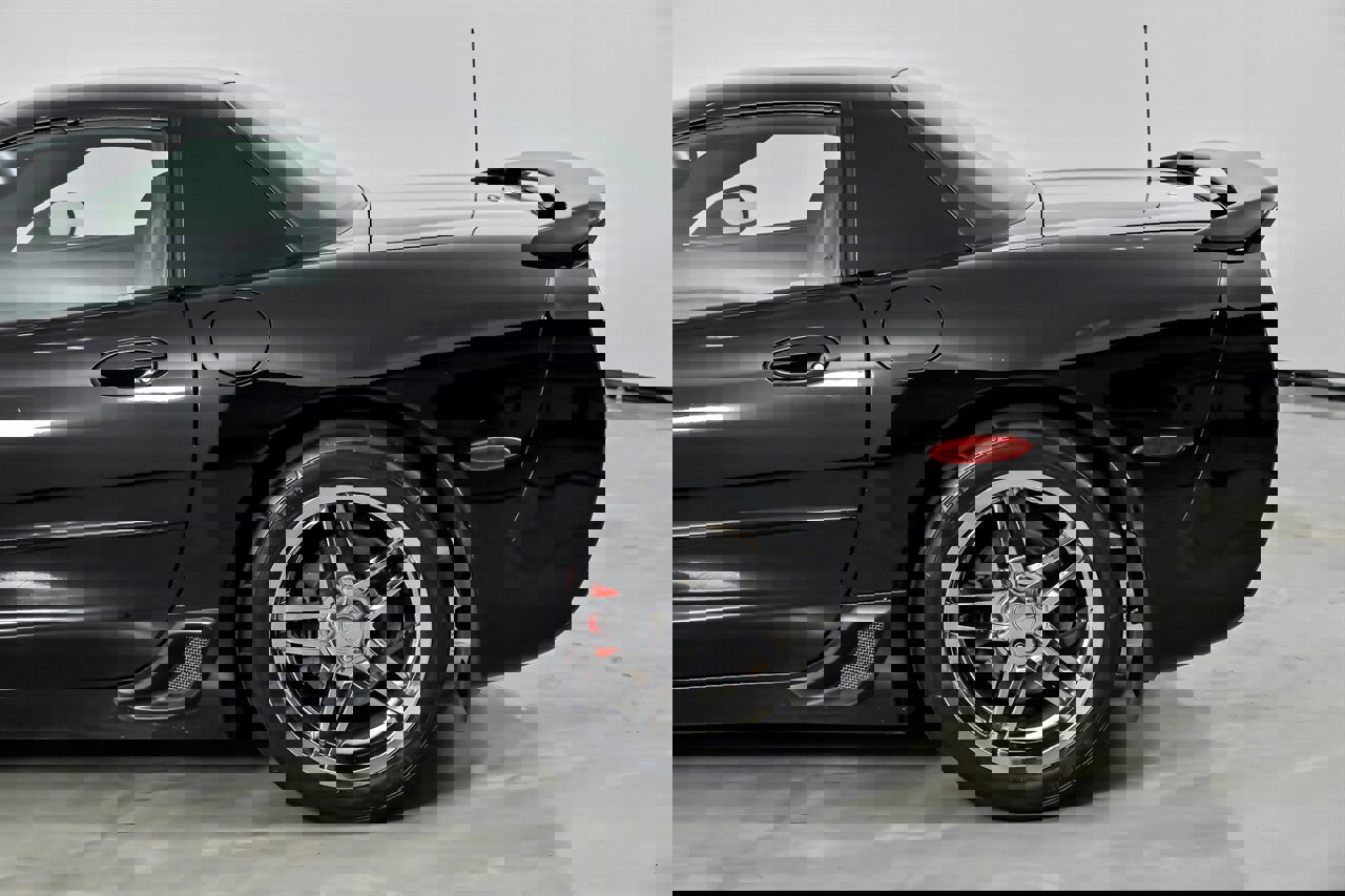 Used 2003 Chevrolet Corvette Z06 w/ Memory Package, 3 Drivers image 9