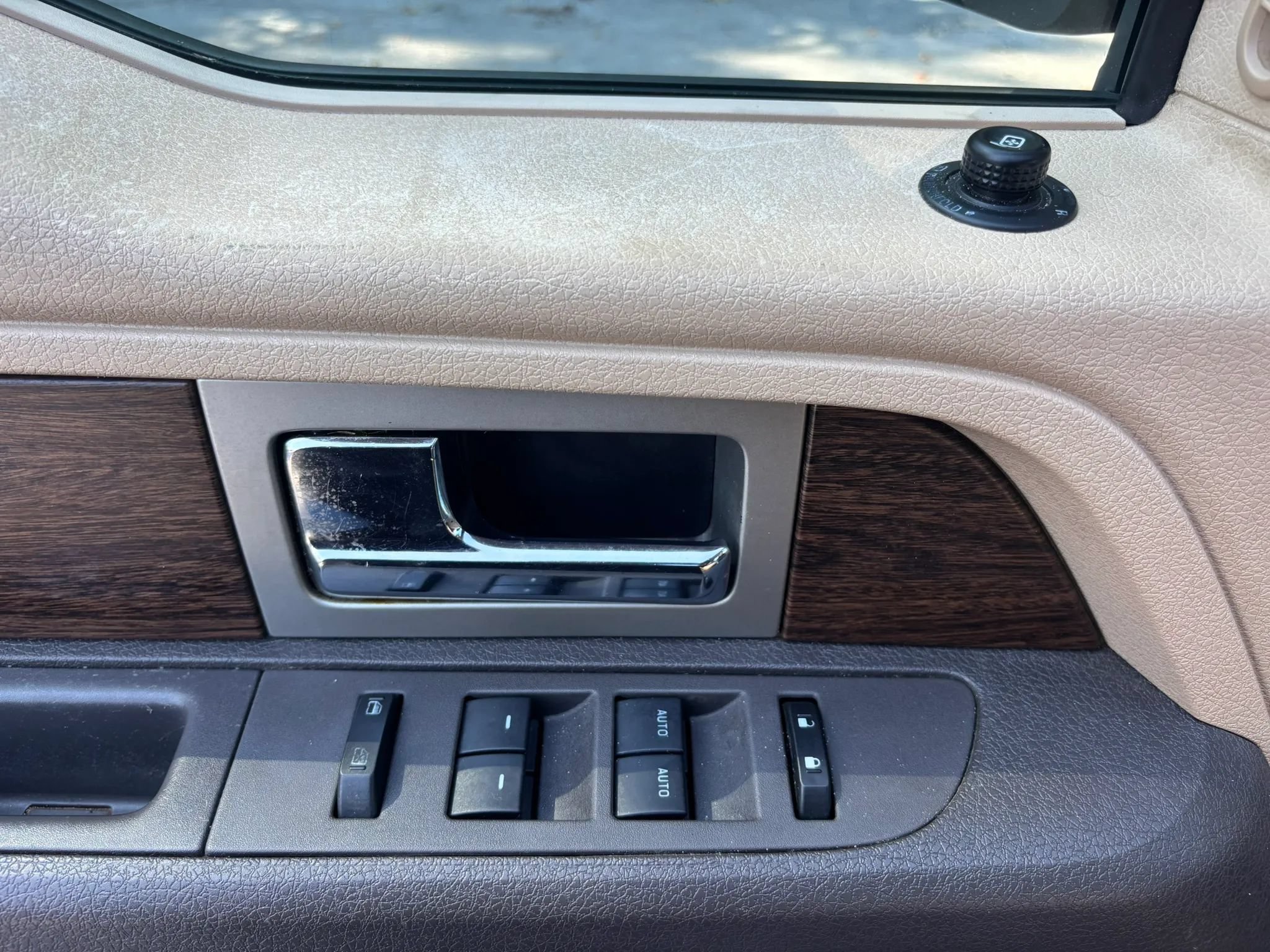 Used 2013 Ford F150 Lariat w/ Luxury Equipment Group AWD/4WD image 21