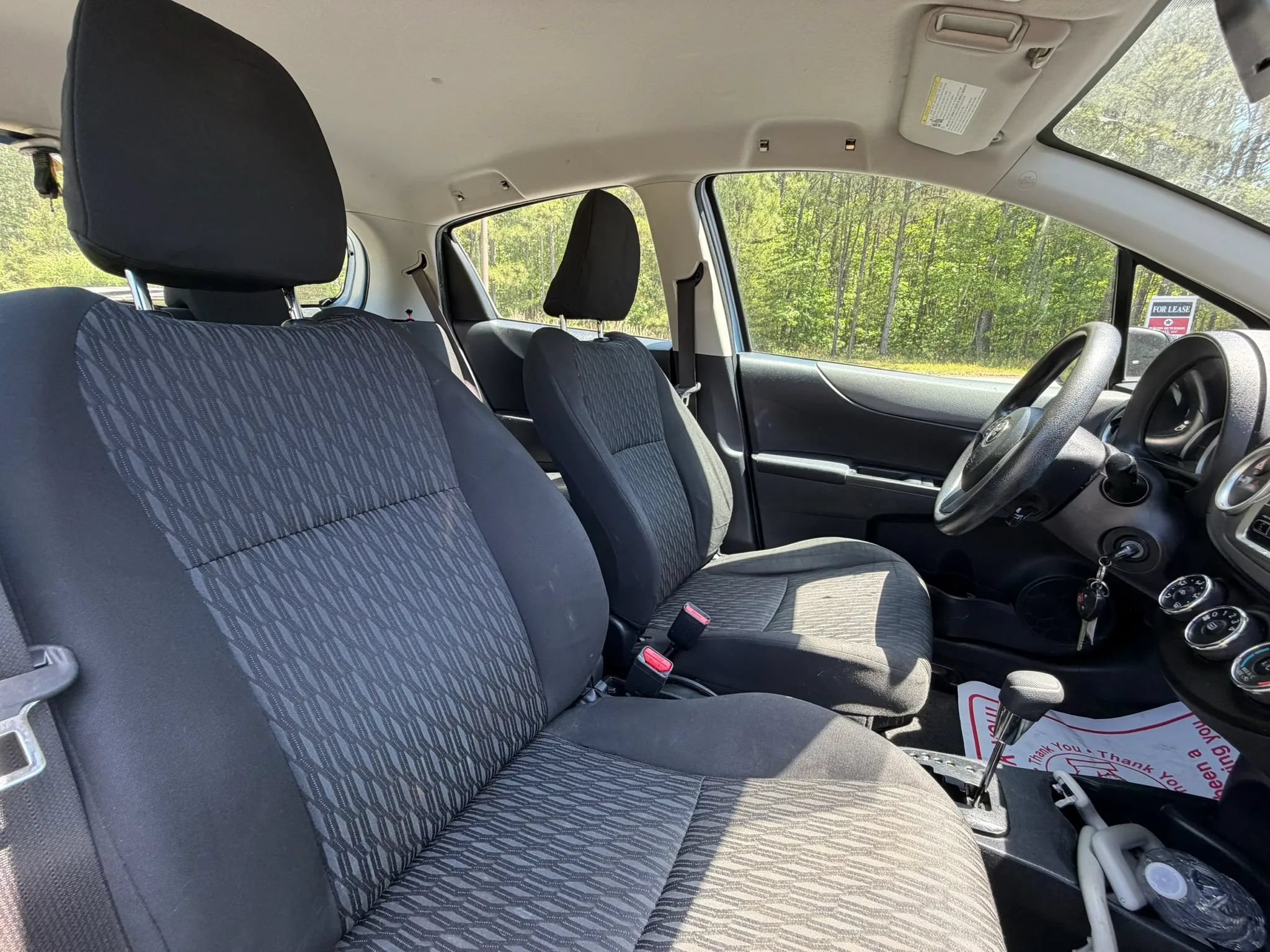 Used 2014 Toyota Yaris LE FWD image 19