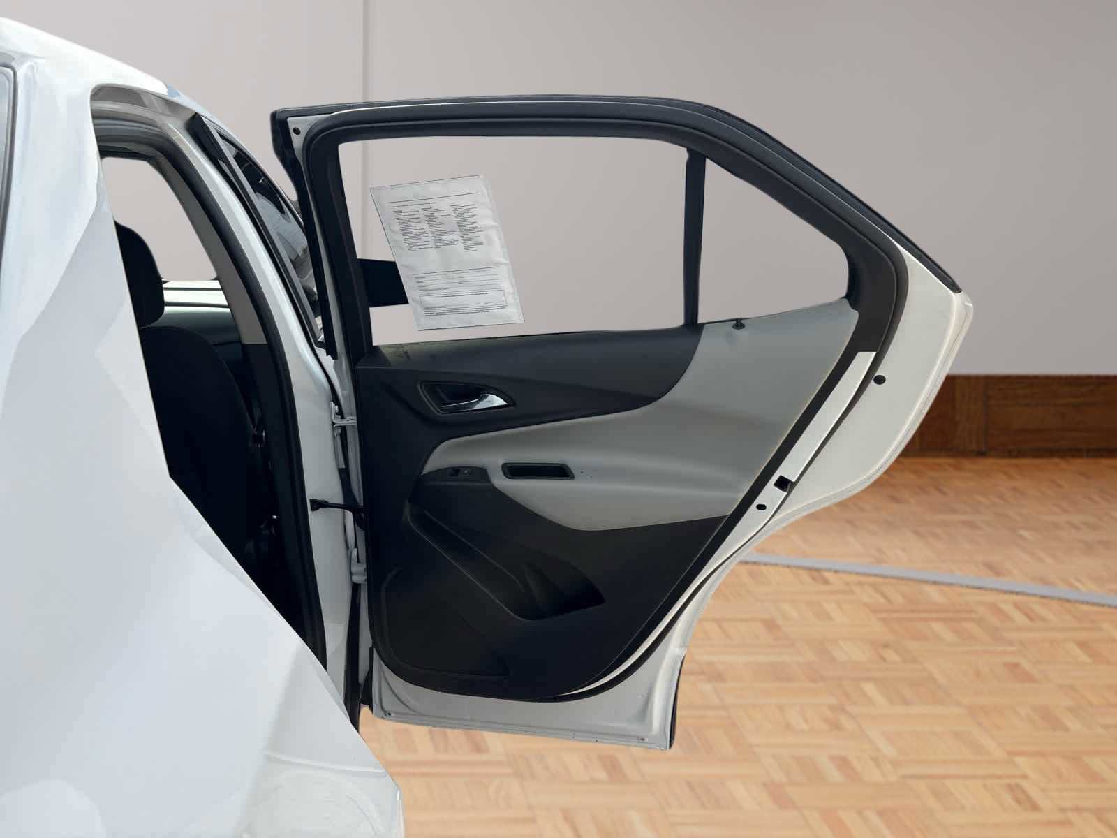 Used 2024 Chevrolet Equinox LS w/ LS Convenience Package image 13