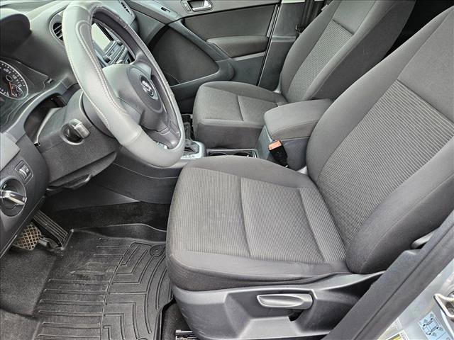 Used 2017 Volkswagen Tiguan S image 14