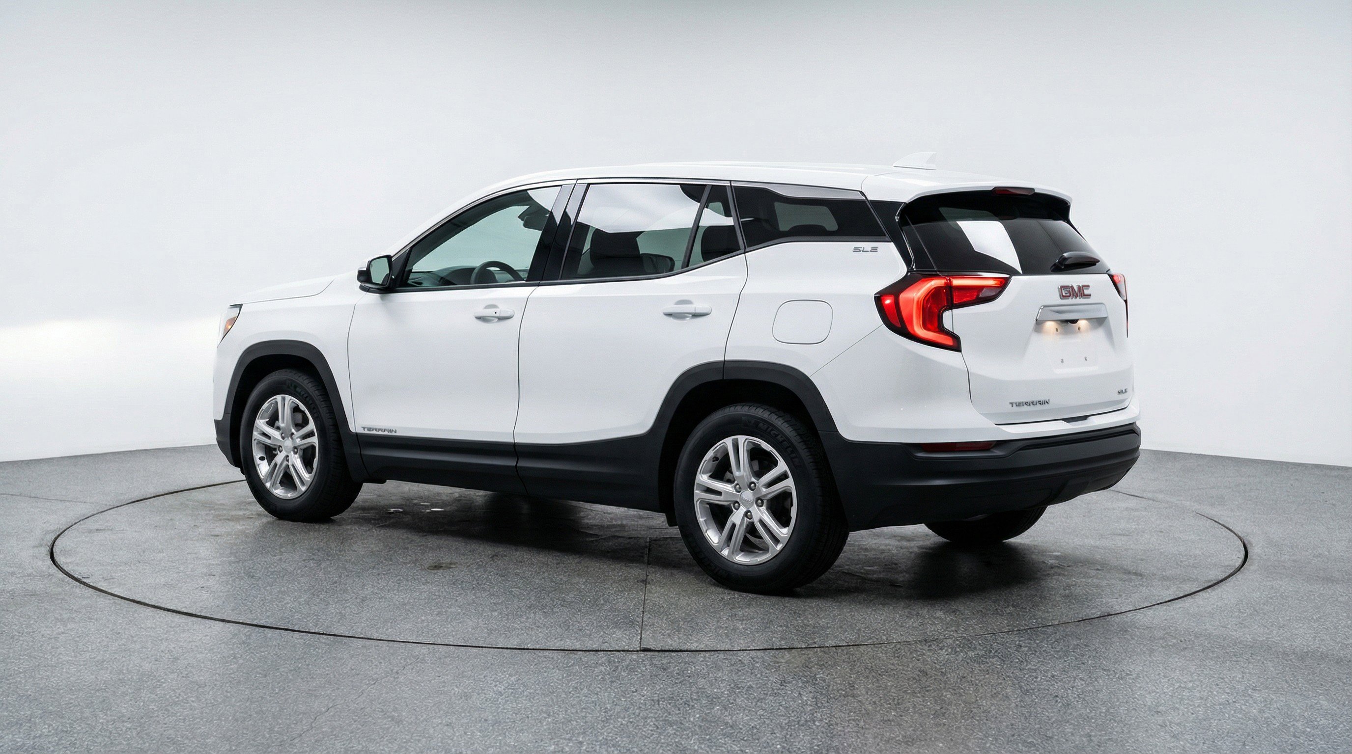Used 2024 GMC Terrain SLE FWD image 6