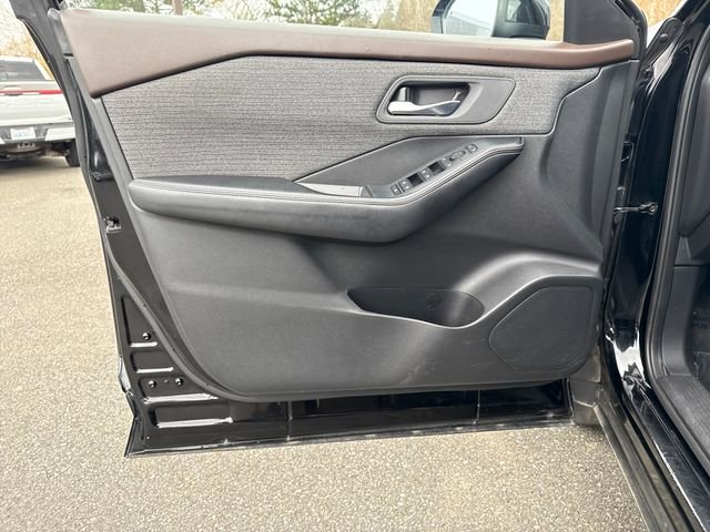 Used 2021 Nissan Rogue SV image 18