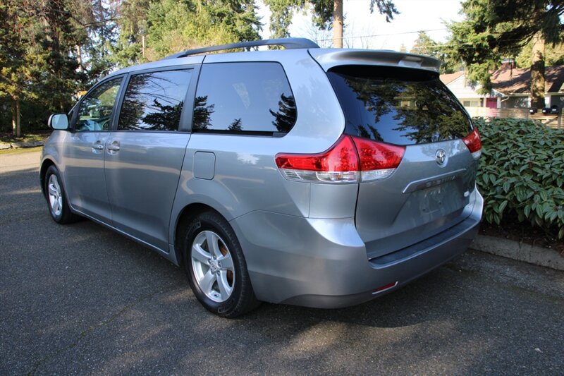 Used 2011 Toyota Sienna LE image 4