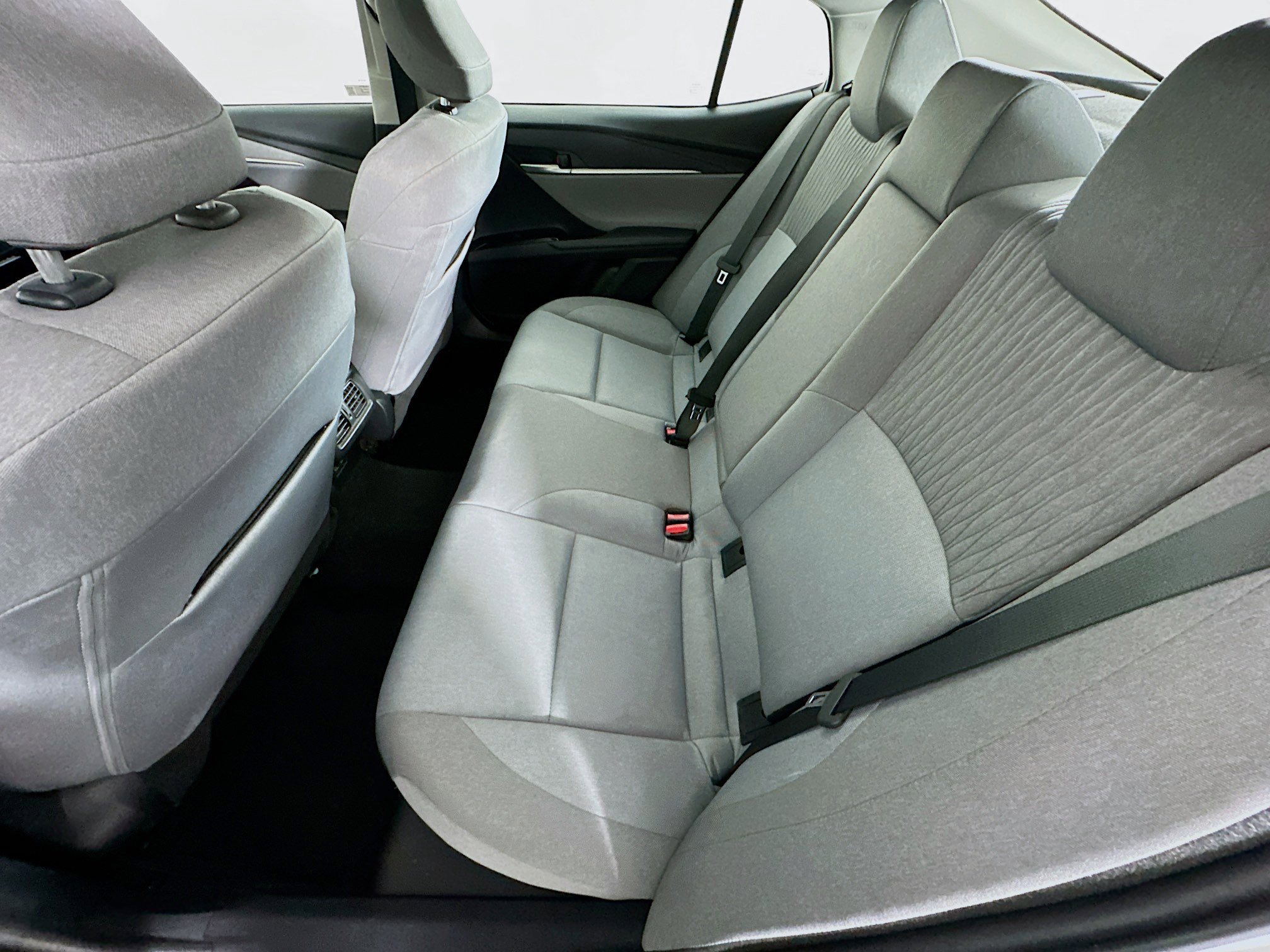 Used 2025 Toyota Camry LE w/ Convenience Package image 28