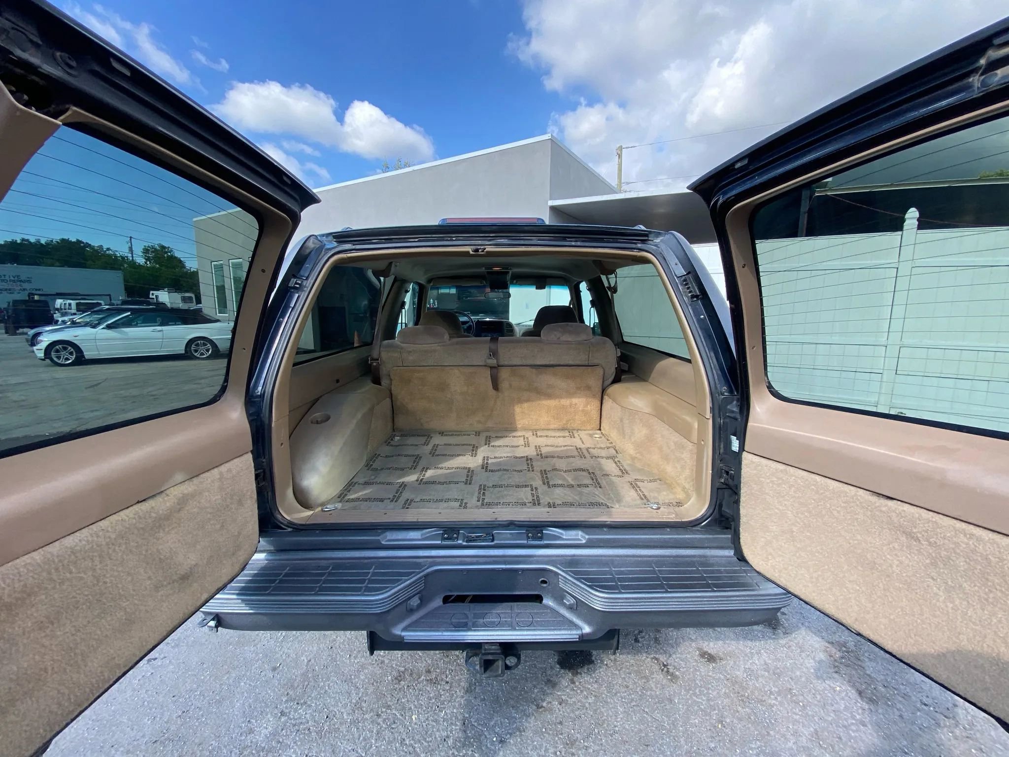Used 1995 GMC Yukon 4WD 2-Door image 6