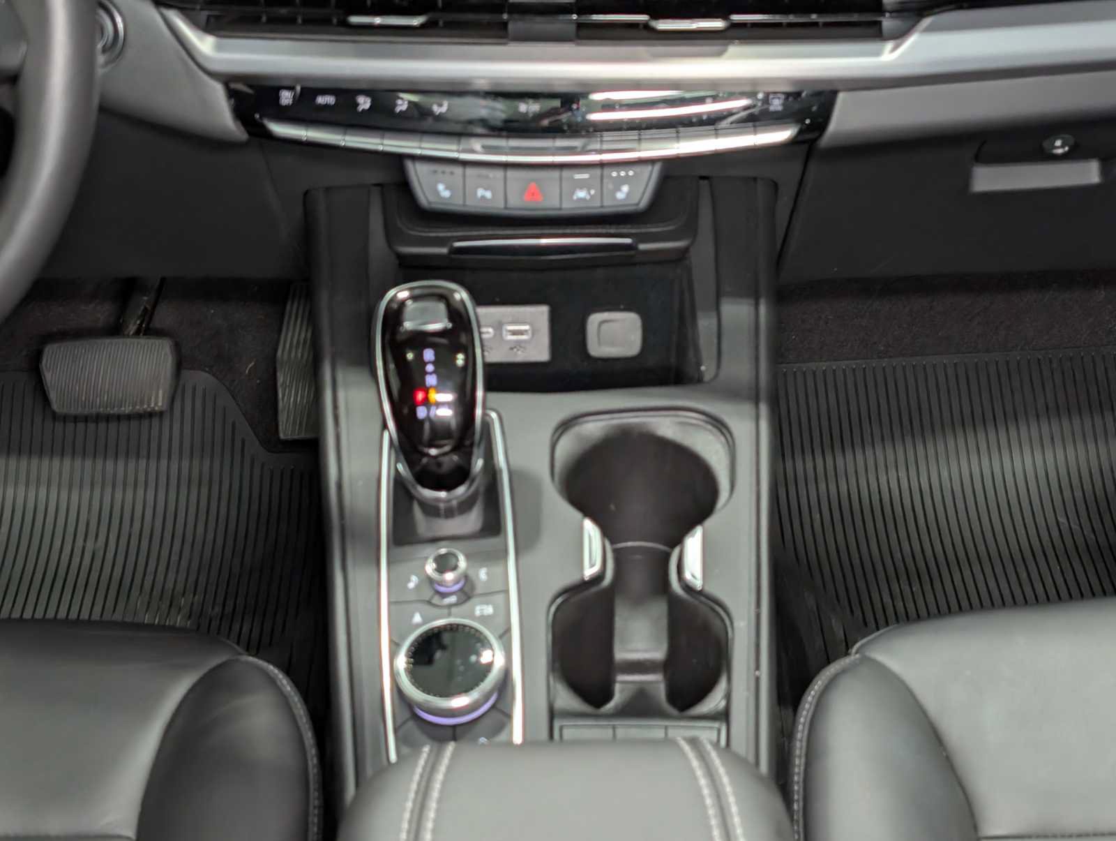 Certified 2024 Cadillac XT4 Premium Luxury w/ Cold Weather Package AWD/4WD image 19