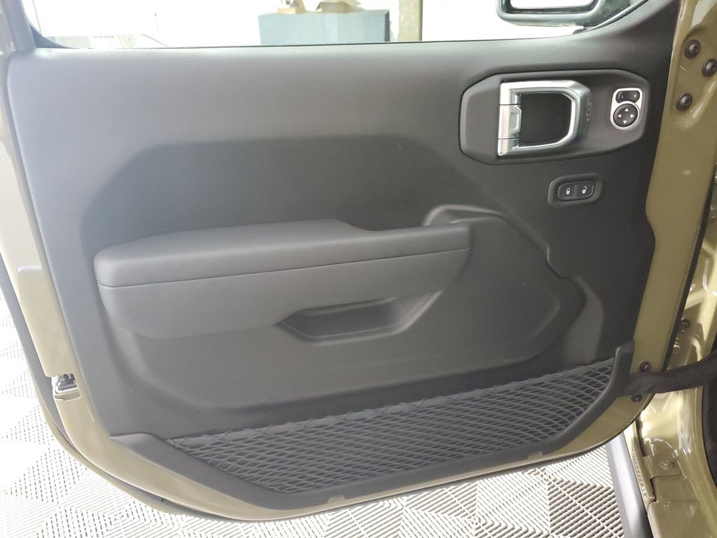 New 2025 Jeep Gladiator Willys image 27