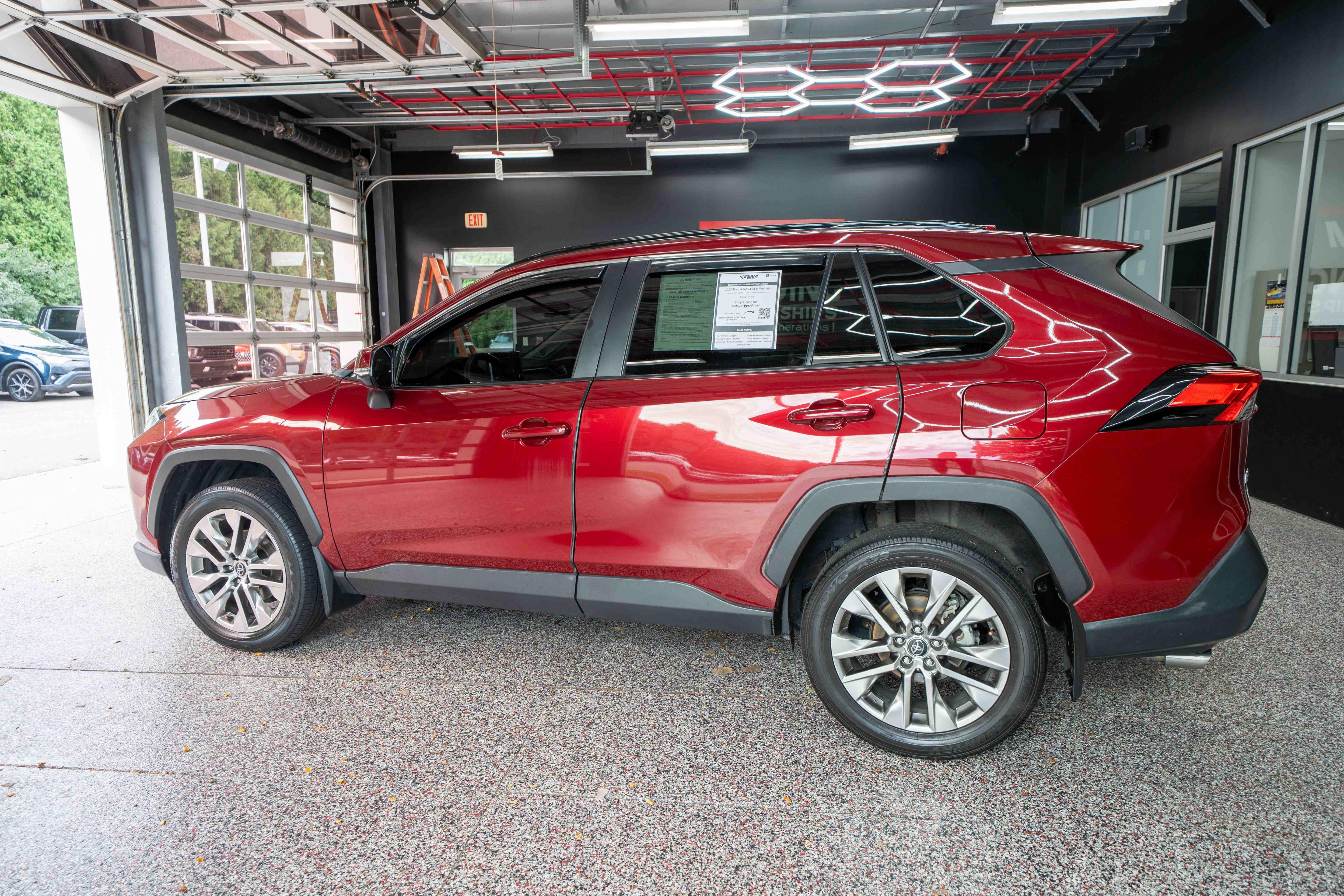 Certified 2020 Toyota RAV4 XLE Premium AWD/4WD image 3