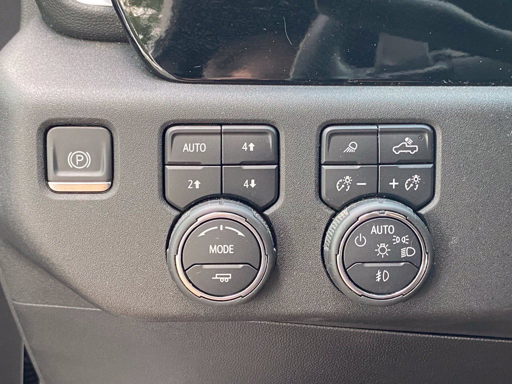 Used 2024 Chevrolet Silverado 1500 High Country AWD/4WD image 30