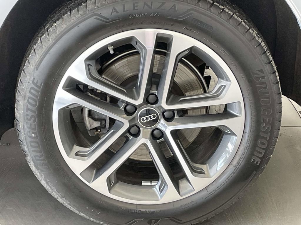 Certified 2025 Audi Q5 Premium w/ Convenience Package image 12