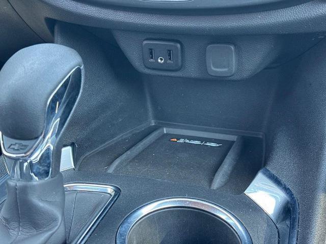Used 2022 Chevrolet Traverse LT FWD image 17