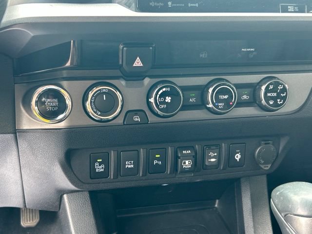 Used 2018 Toyota Tacoma TRD Off-Road w/ Technology Package AWD/4WD image 51
