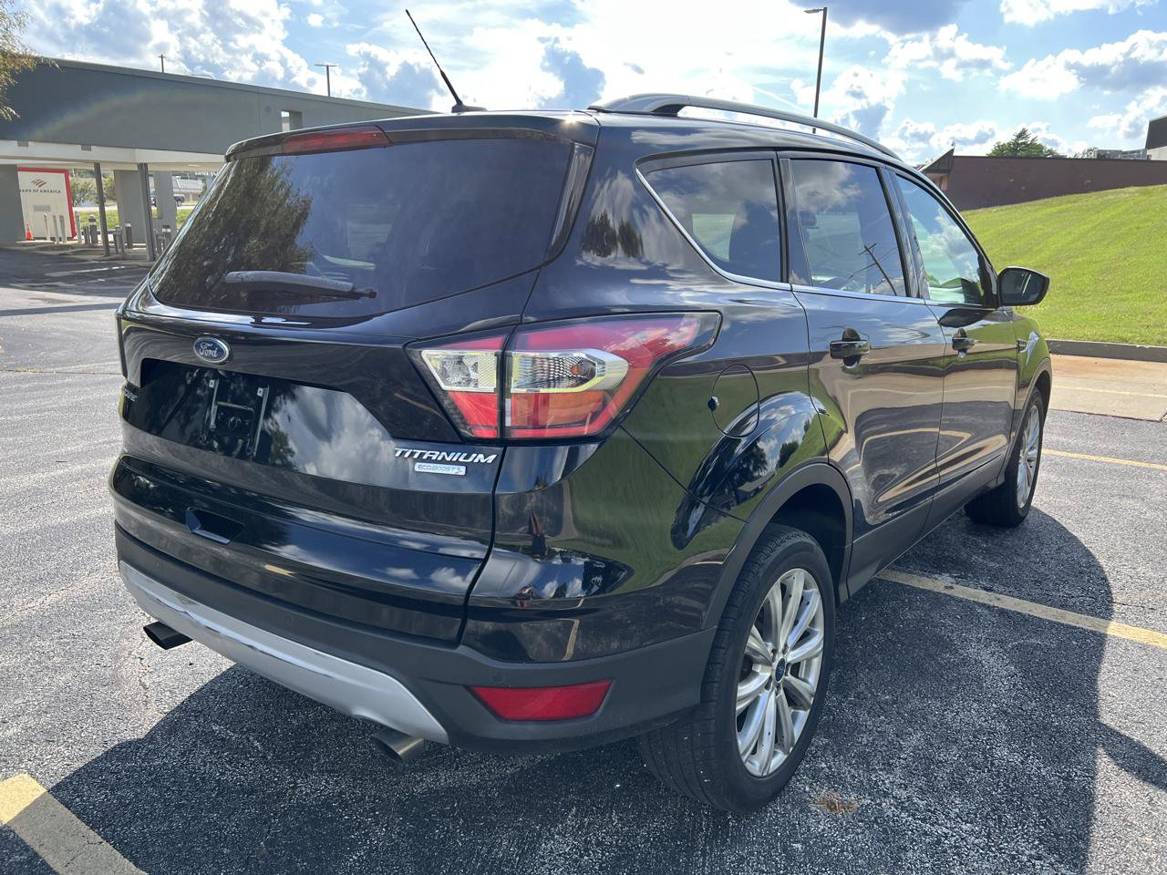 Used 2017 Ford Escape Titanium FWD image 6
