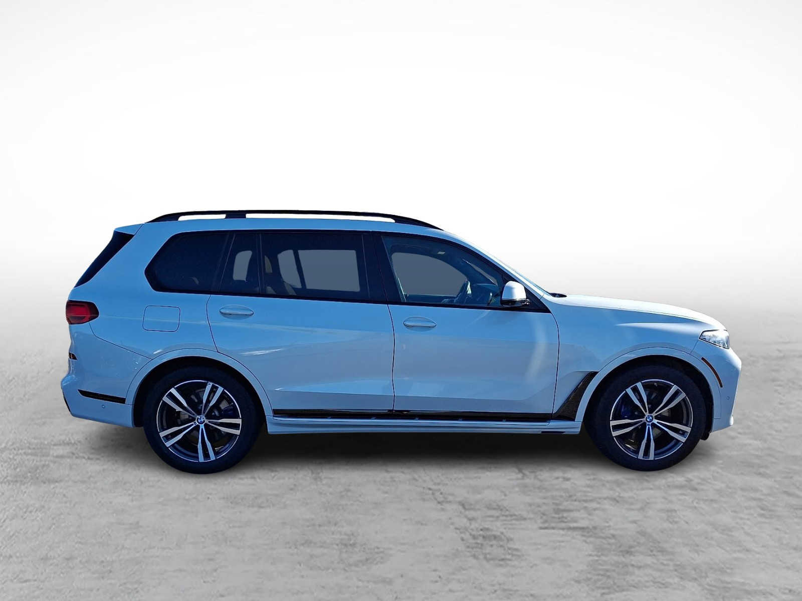 Used 2021 BMW X7 xDrive40i w/ M Sport Package AWD/4WD image 4