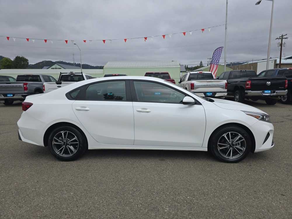 Used 2023 Kia Forte LXS FWD image 6