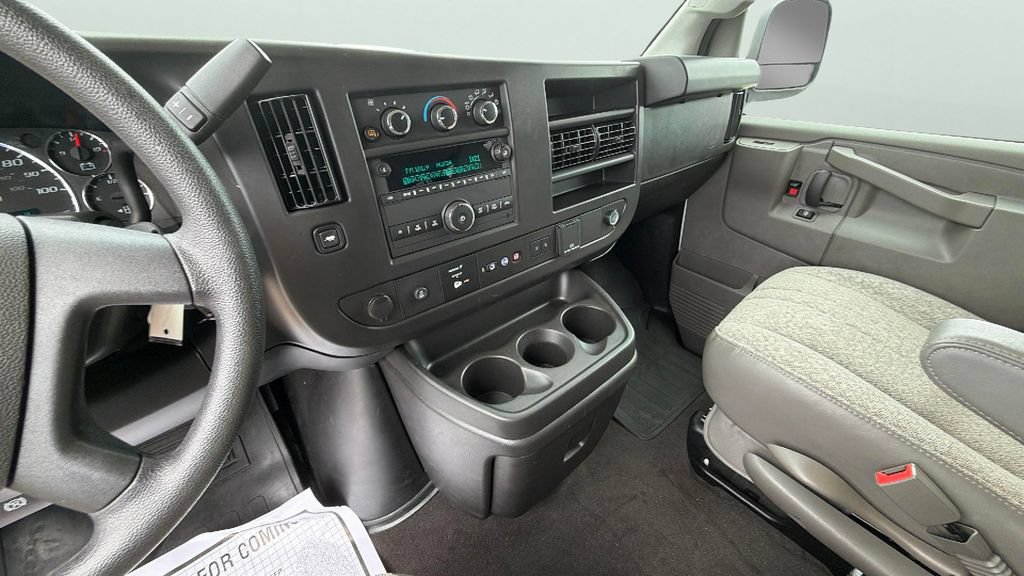 Used 2025 Chevrolet Express 3500 LT w/ LT Preferred Equipment Group RWD image 19