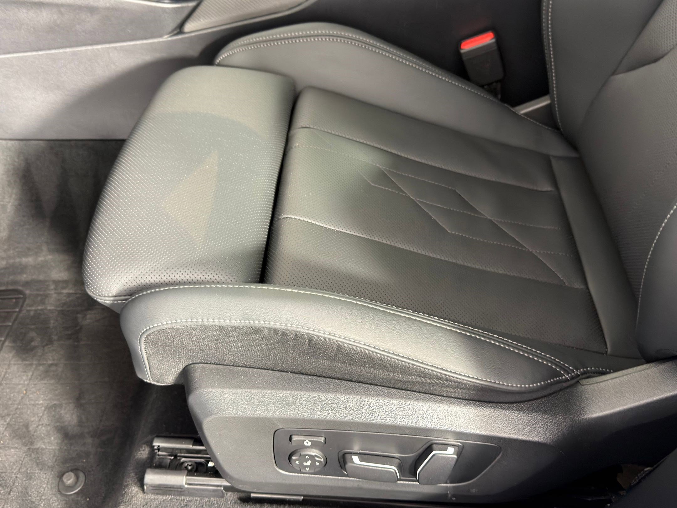 Used 2025 BMW X3 xDrive30i w/ Premium Package image 11