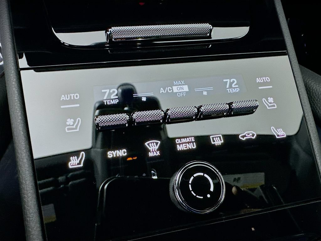 Certified 2026 Porsche Cayenne AWD/4WD image 23