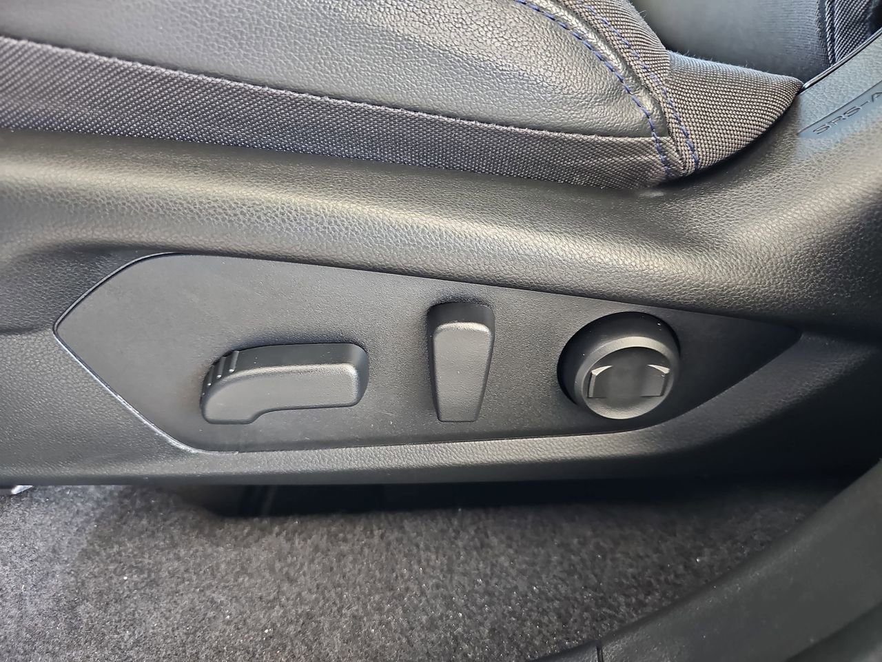 Used 2025 Subaru Forester Premium image 33