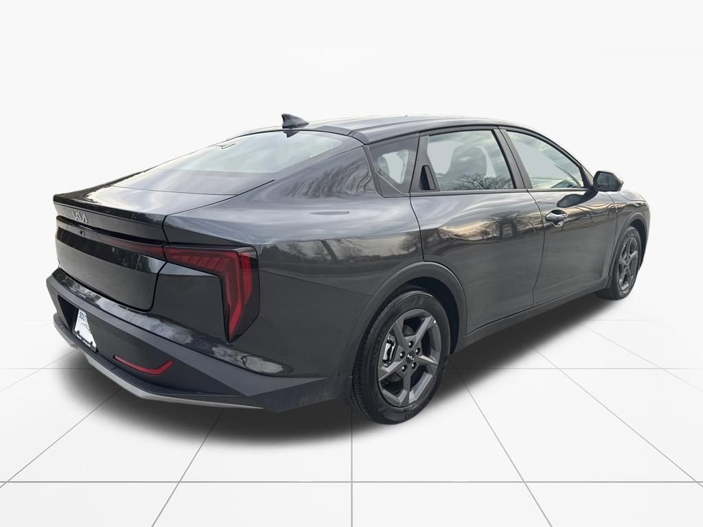 Used 2025 Kia K4 LXS image 9