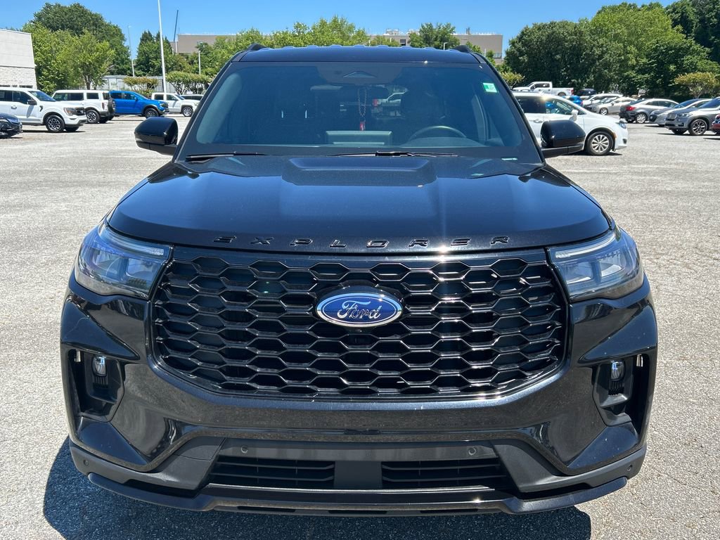 Used 2025 Ford Explorer ST-Line w/ ST-Line Street Pack AWD/4WD image 10