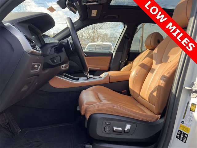 Used 2022 BMW X5 xDrive40i w/ Parking Assistance Package image 10