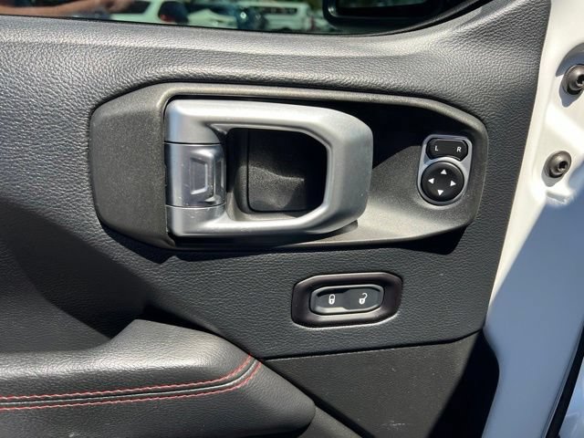 Used 2018 Jeep Wrangler Unlimited Rubicon w/ Dual Top Group AWD/4WD image 33