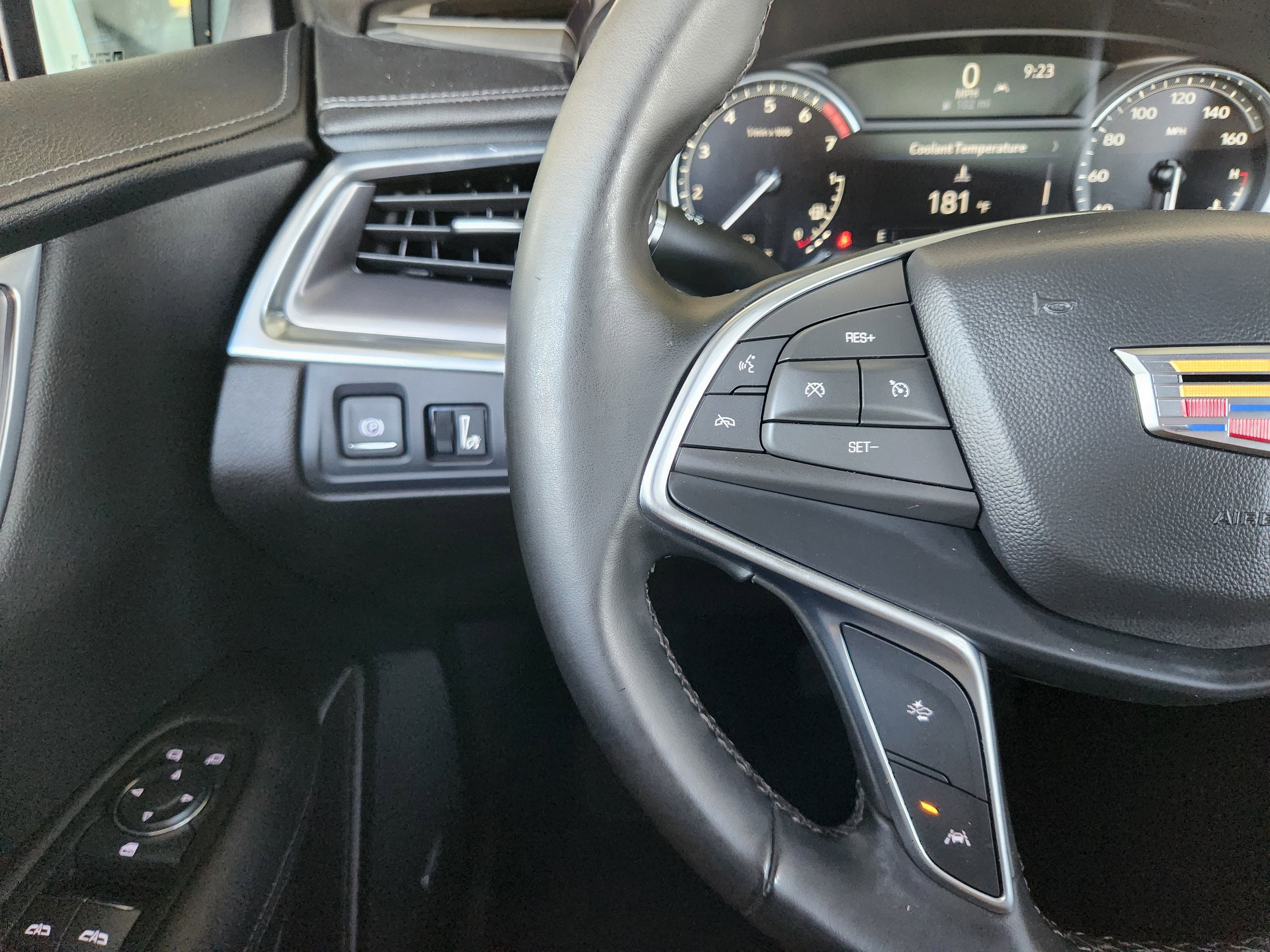 Used 2024 Cadillac XT5 Luxury image 30