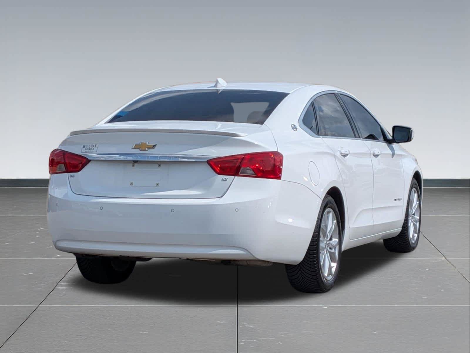 Used 2018 Chevrolet Impala LT w/ Sunroof and Spoiler Package FWD image 5