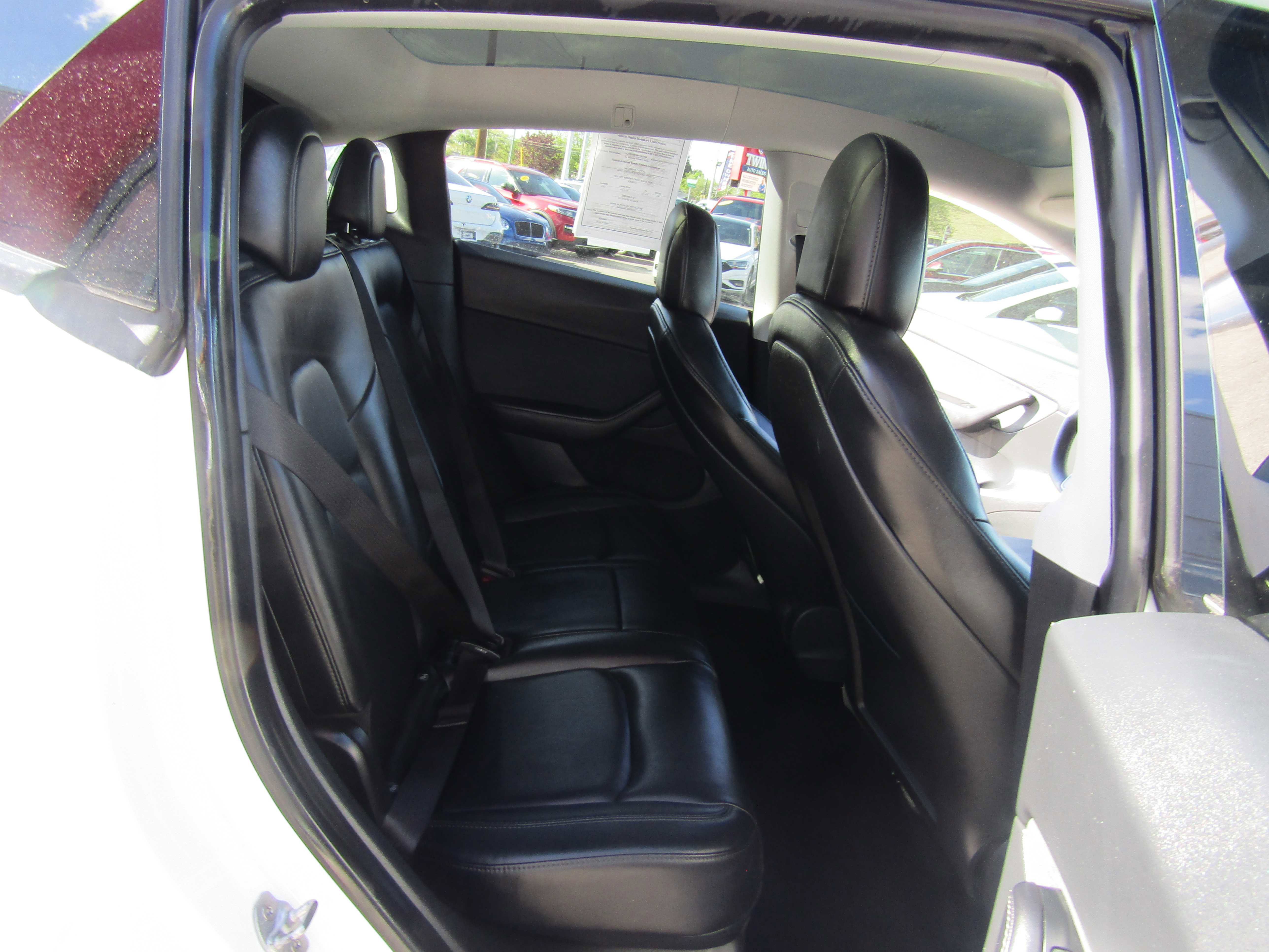 Used 2021 Tesla Model Y Long Range AWD/4WD image 16