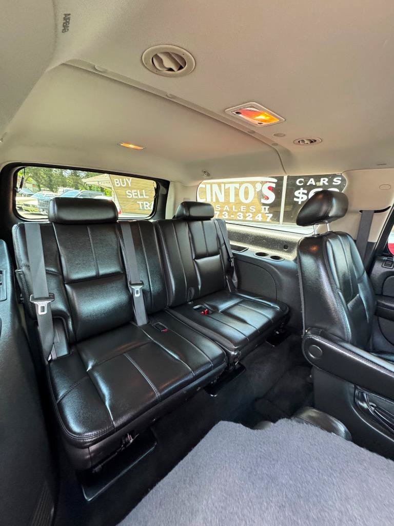 Used 2007 GMC Yukon XL SLT w/ SLT Preferred Equipment Group AWD/4WD image 25