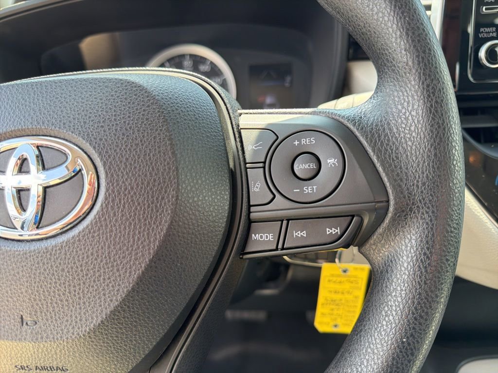 Used 2021 Toyota Corolla LE FWD image 27