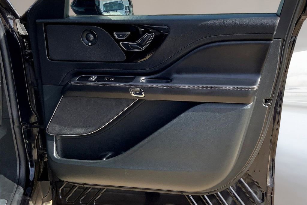Used 2023 Lincoln Aviator Reserve w/ Equipment Group 201A image 22