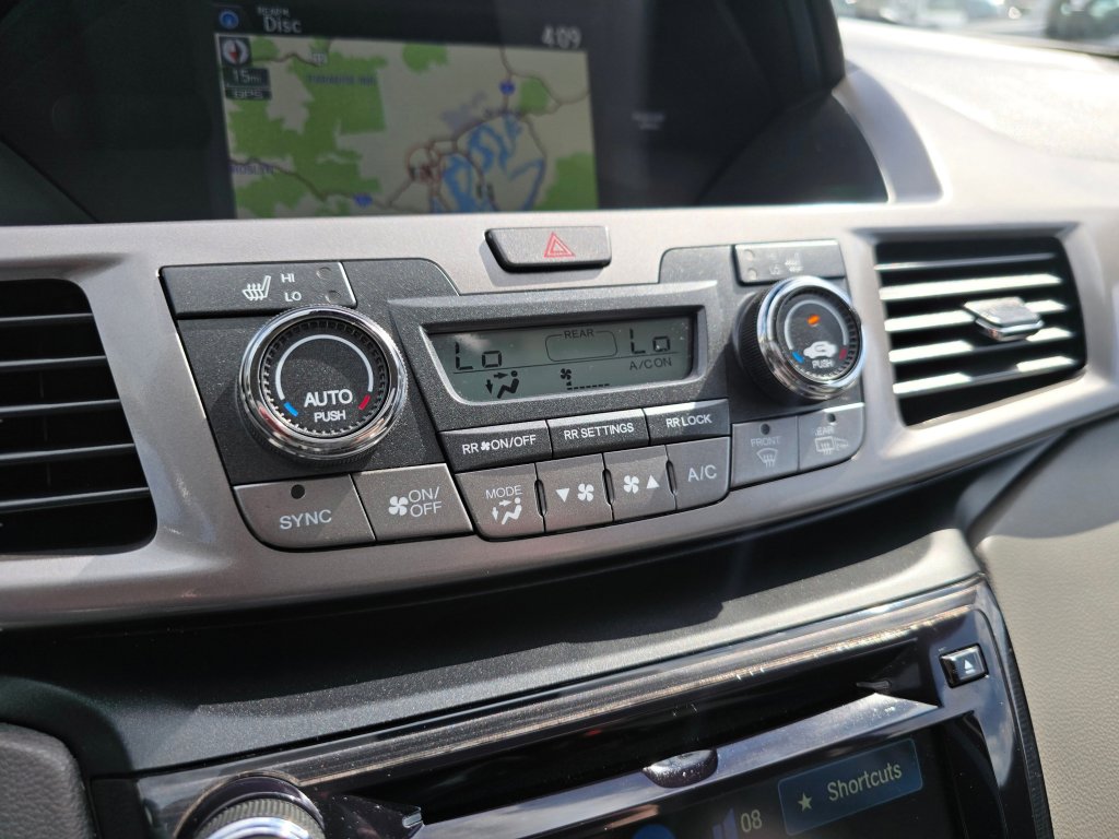 Used 2016 Honda Odyssey Touring Elite image 12