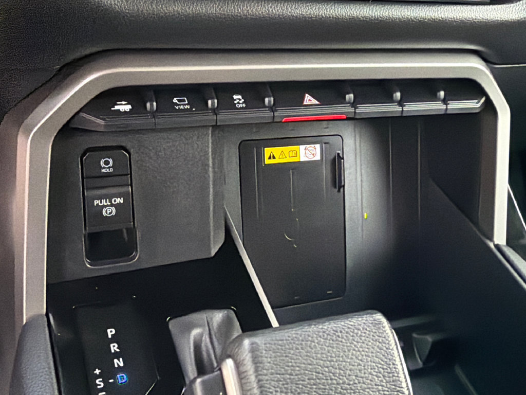 Used 2024 Toyota Tundra Limited AWD/4WD image 26