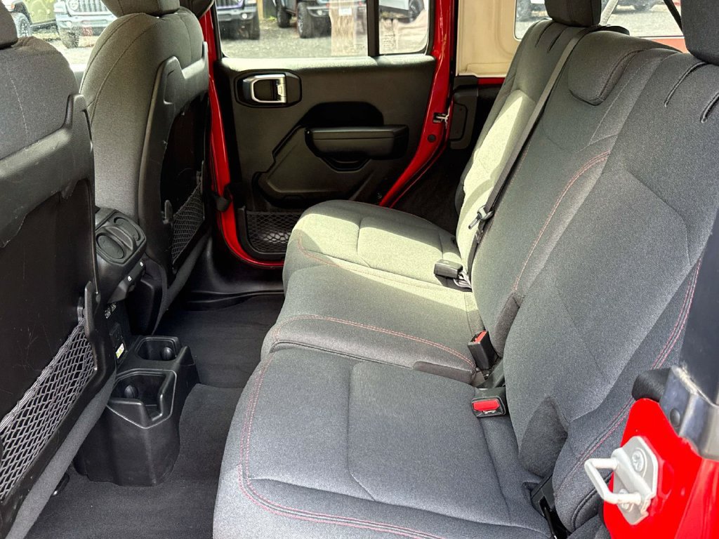Used 2024 Jeep Wrangler Unlimited Rubicon AWD/4WD image 15