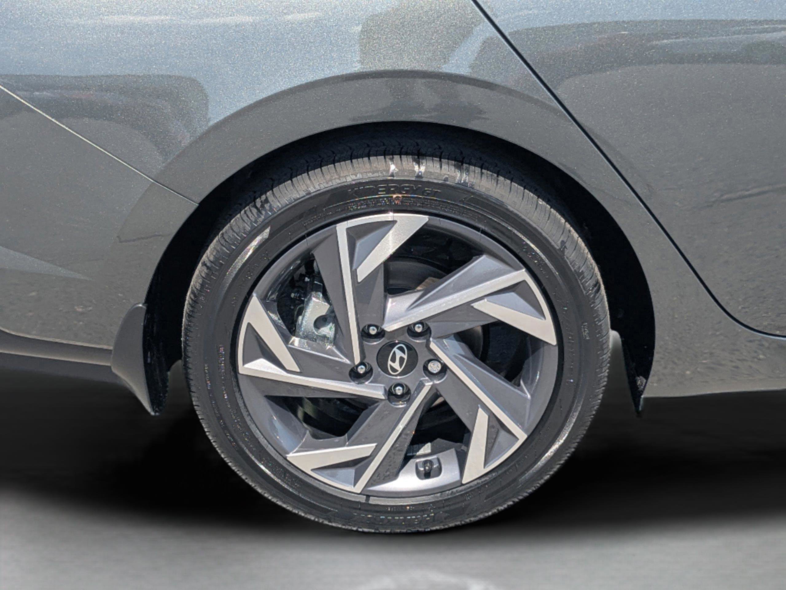 New 2026 Hyundai Elantra Limited FWD image 14