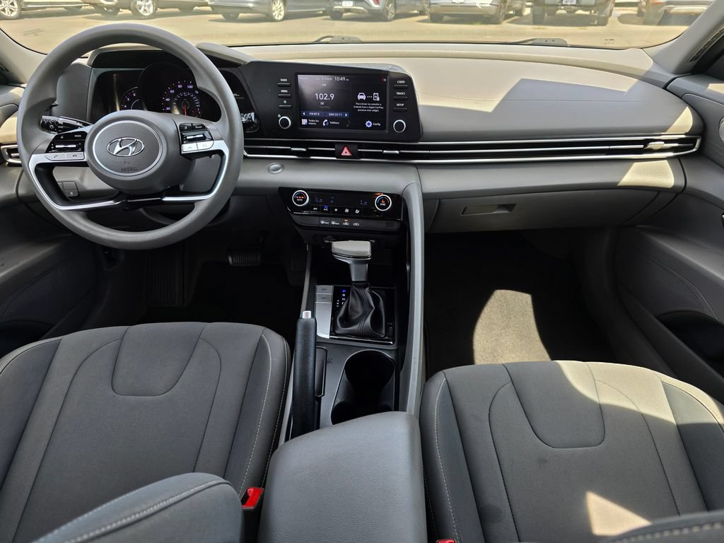 Used 2022 Hyundai Elantra SEL FWD image 15
