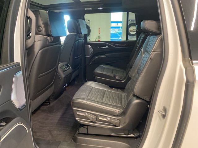 Used 2023 Cadillac Escalade ESV Premium Luxury Platinum AWD/4WD image 42
