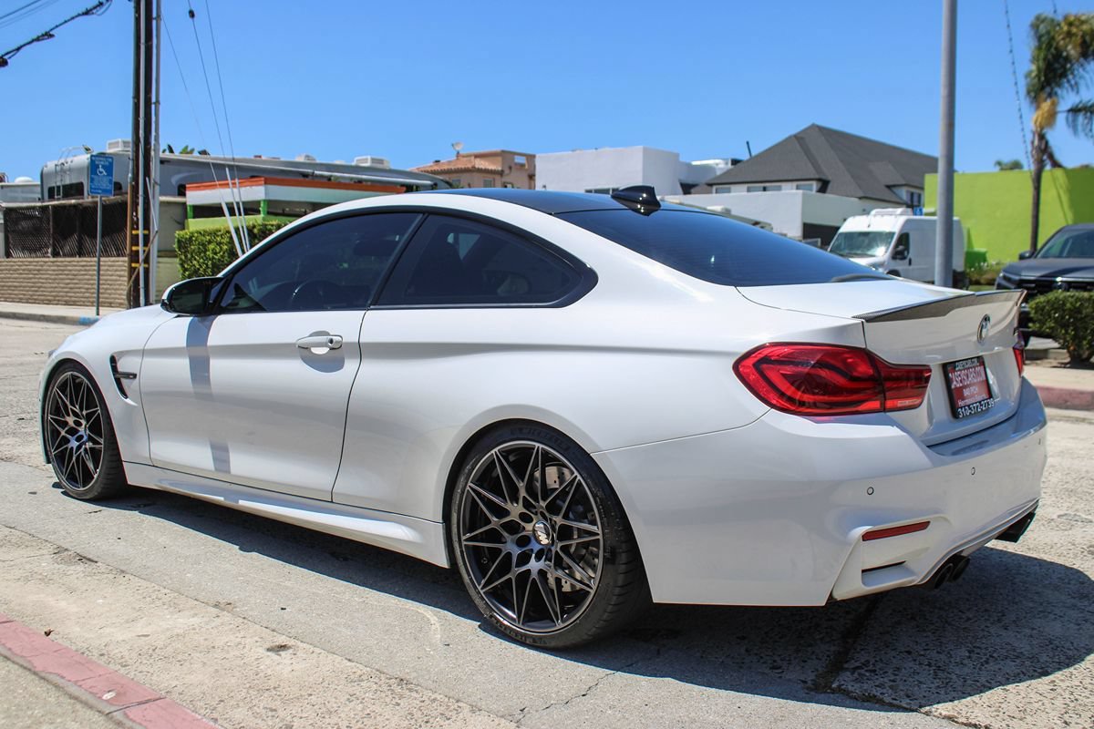 Used 2018 BMW M4 Coupe RWD image 3