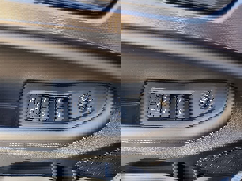 New 2025 Jeep Grand Cherokee Laredo X w/ Luxury Tech Group I image 13