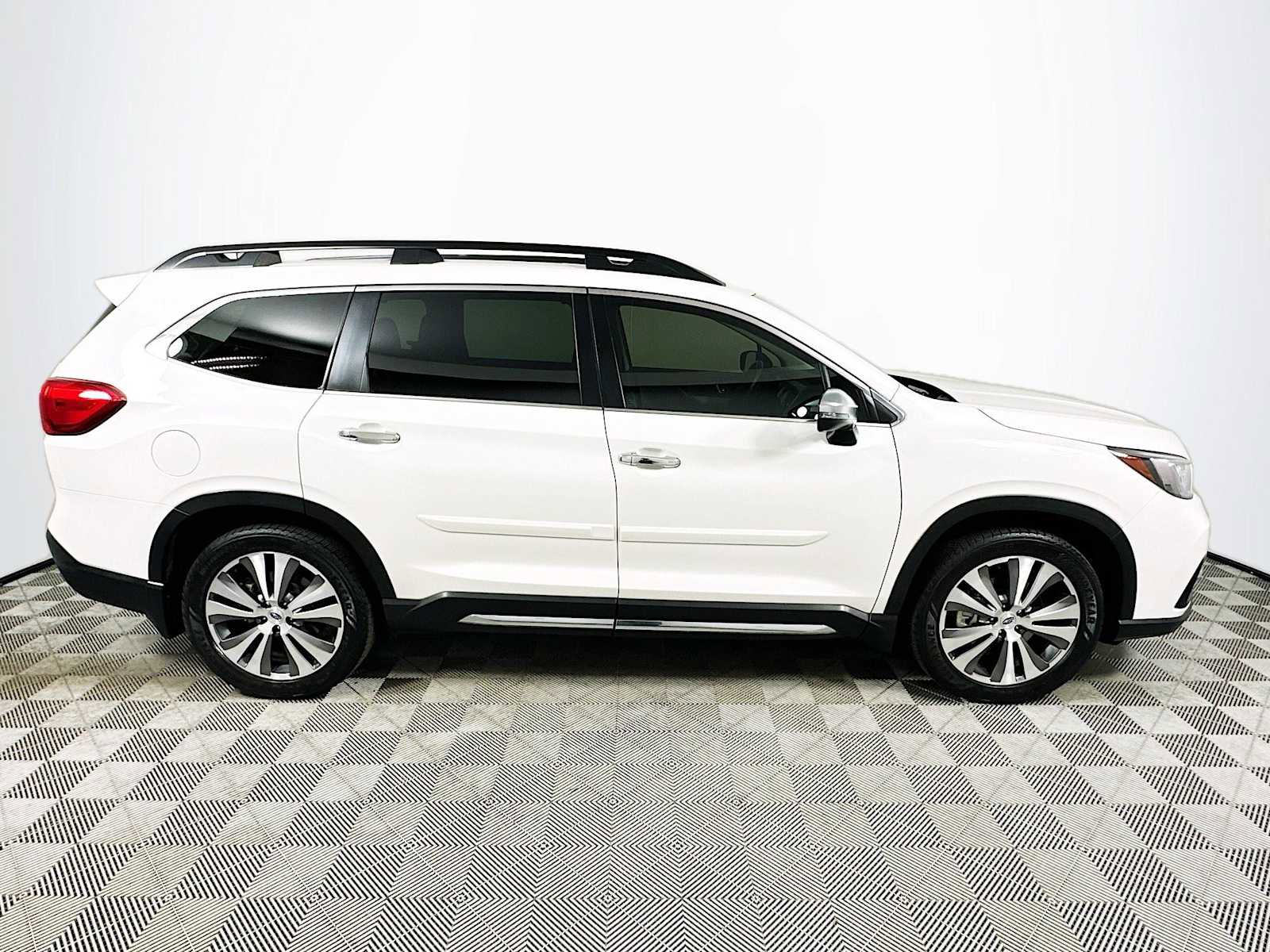 Used 2020 Subaru Ascent Touring w/ Popular Package #2A image 8